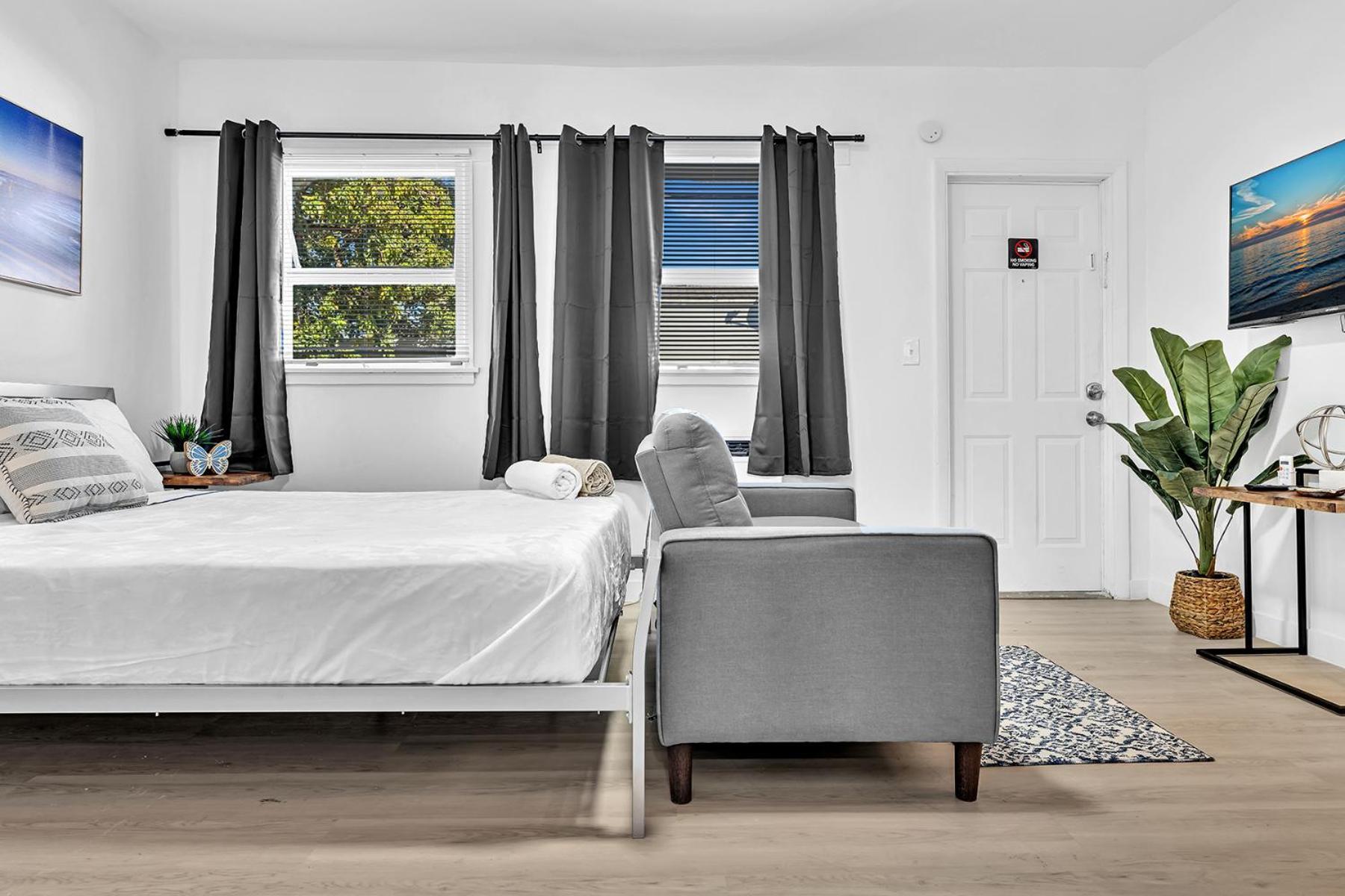Young Circle & Hollywood Blvd Posh Studio Suite Exterior foto