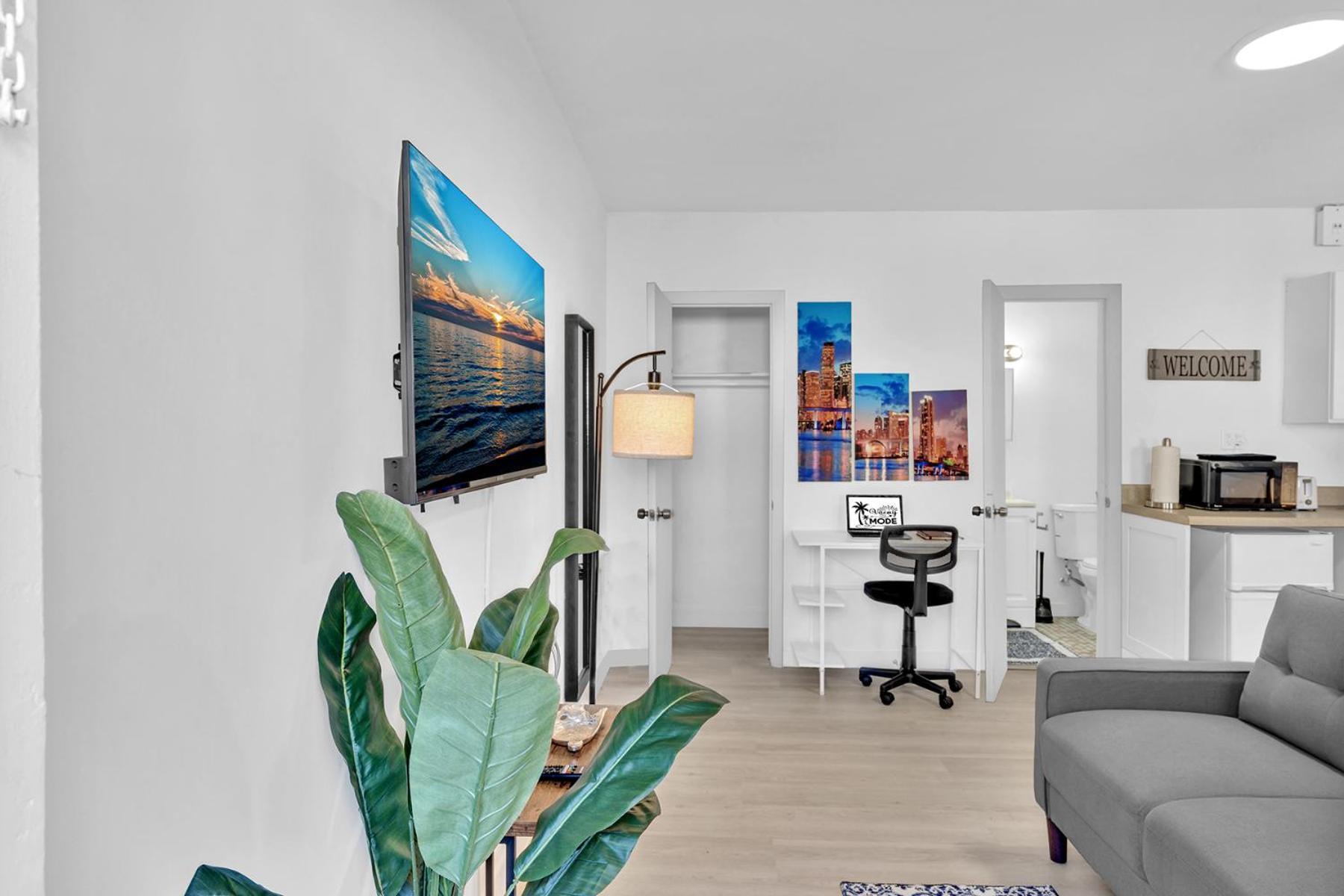Young Circle & Hollywood Blvd Posh Studio Suite Exterior foto