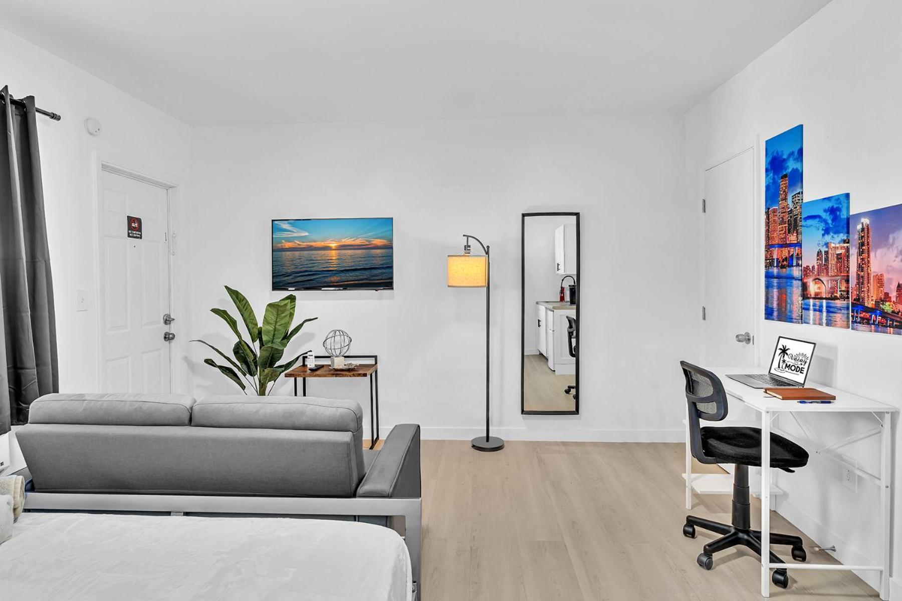 Young Circle & Hollywood Blvd Posh Studio Suite Exterior foto