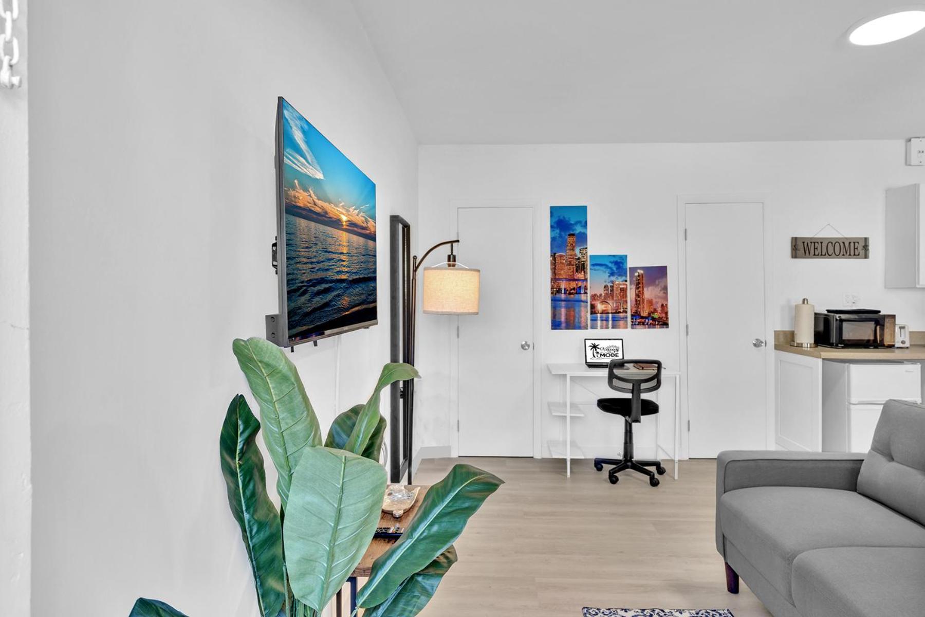 Young Circle & Hollywood Blvd Posh Studio Suite Exterior foto