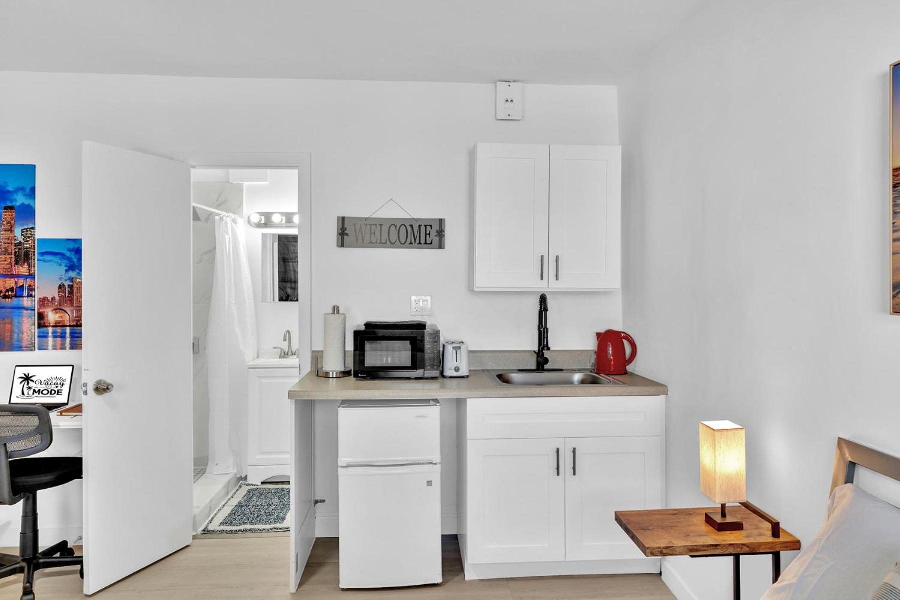 Young Circle & Hollywood Blvd Posh Studio Suite Exterior foto