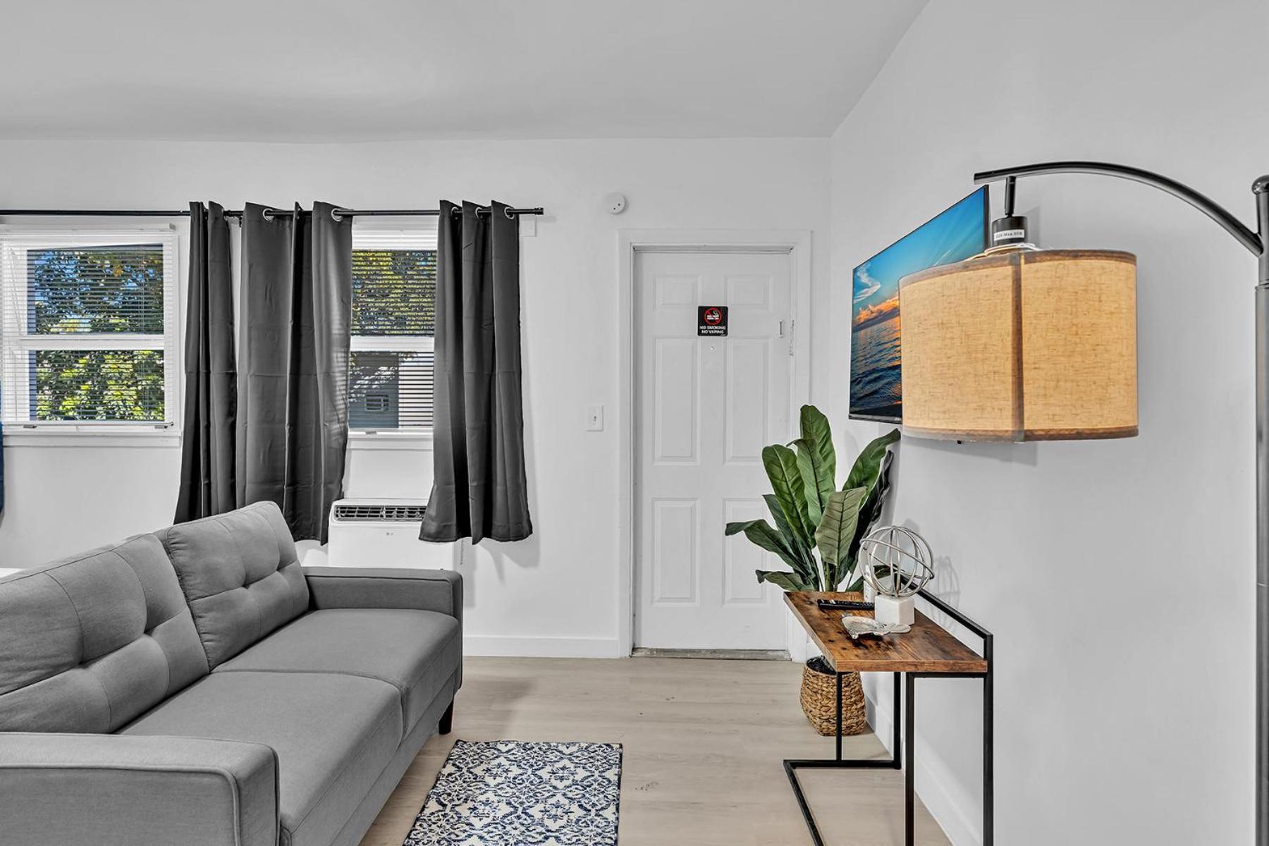 Young Circle & Hollywood Blvd Posh Studio Suite Exterior foto